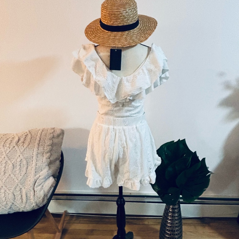 White Ruffled Shorts Set - Picture 2 of 4